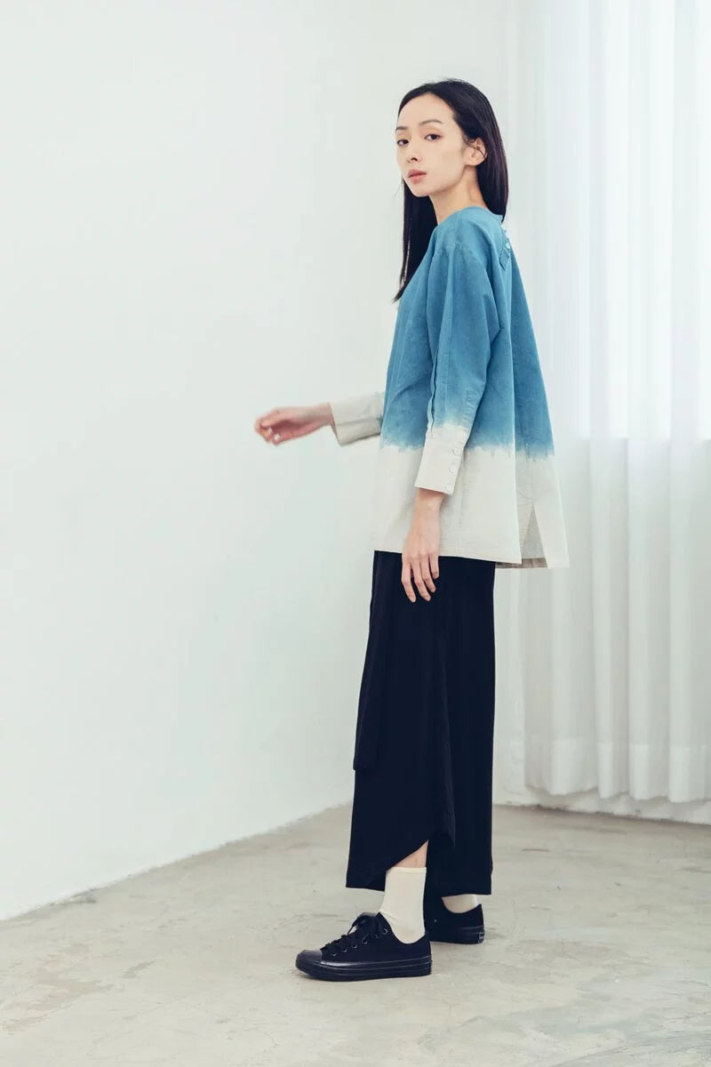 Folded, half-open long-sleeved top (indigo dyed) Organic Cotton & Recycle