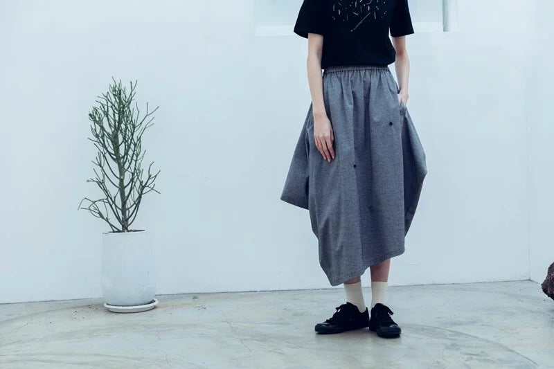 Mirror-image asymmetrical double-sided skirt (grey/black) Organic Cotton & Recycle