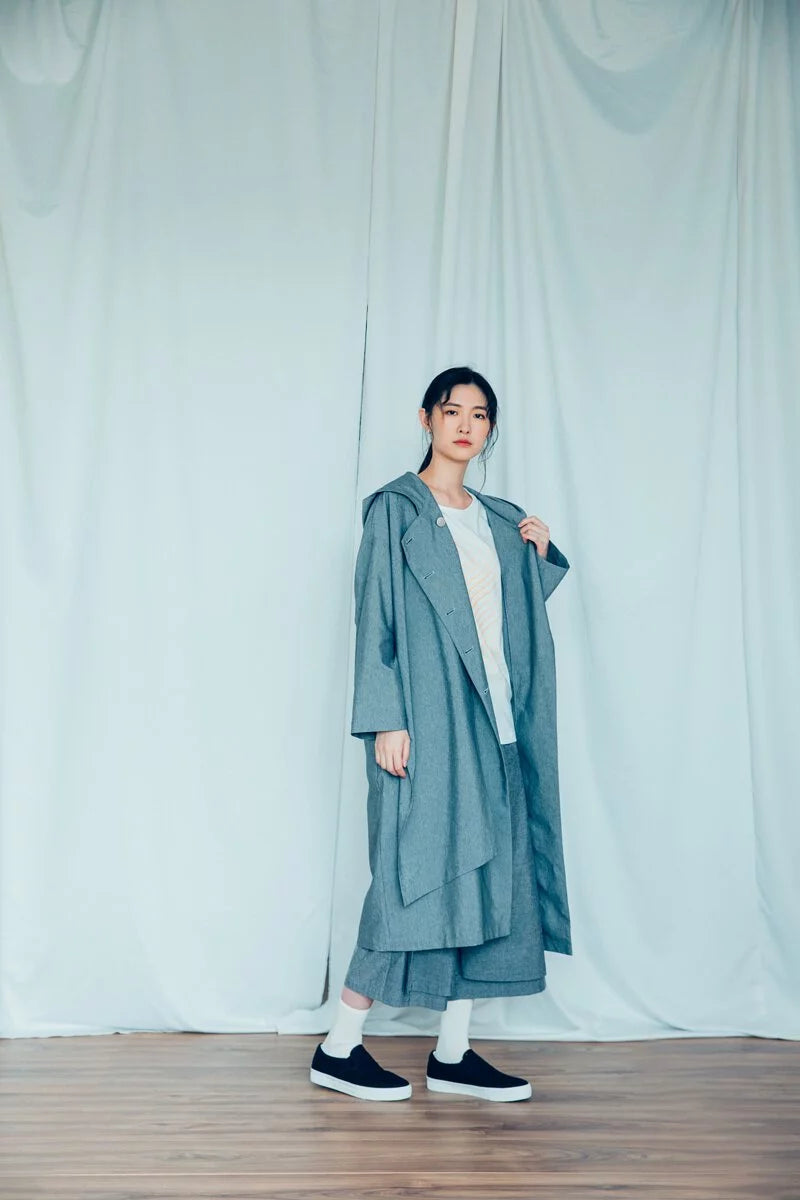 光学的錯覚アシンメトリーロングトレンチコート（ブラック/グレー）オーガニックコットン＆リサイクル